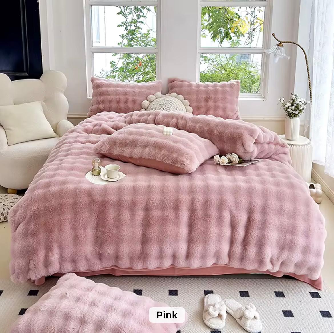 ПЛИШАНИ ПОСТЕЛНИНИ