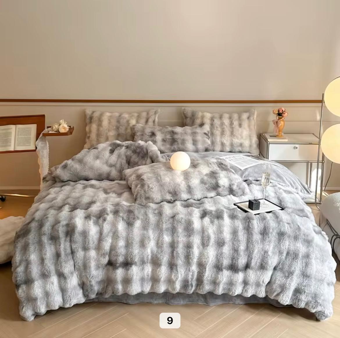 ПЛИШАНИ ПОСТЕЛНИНИ